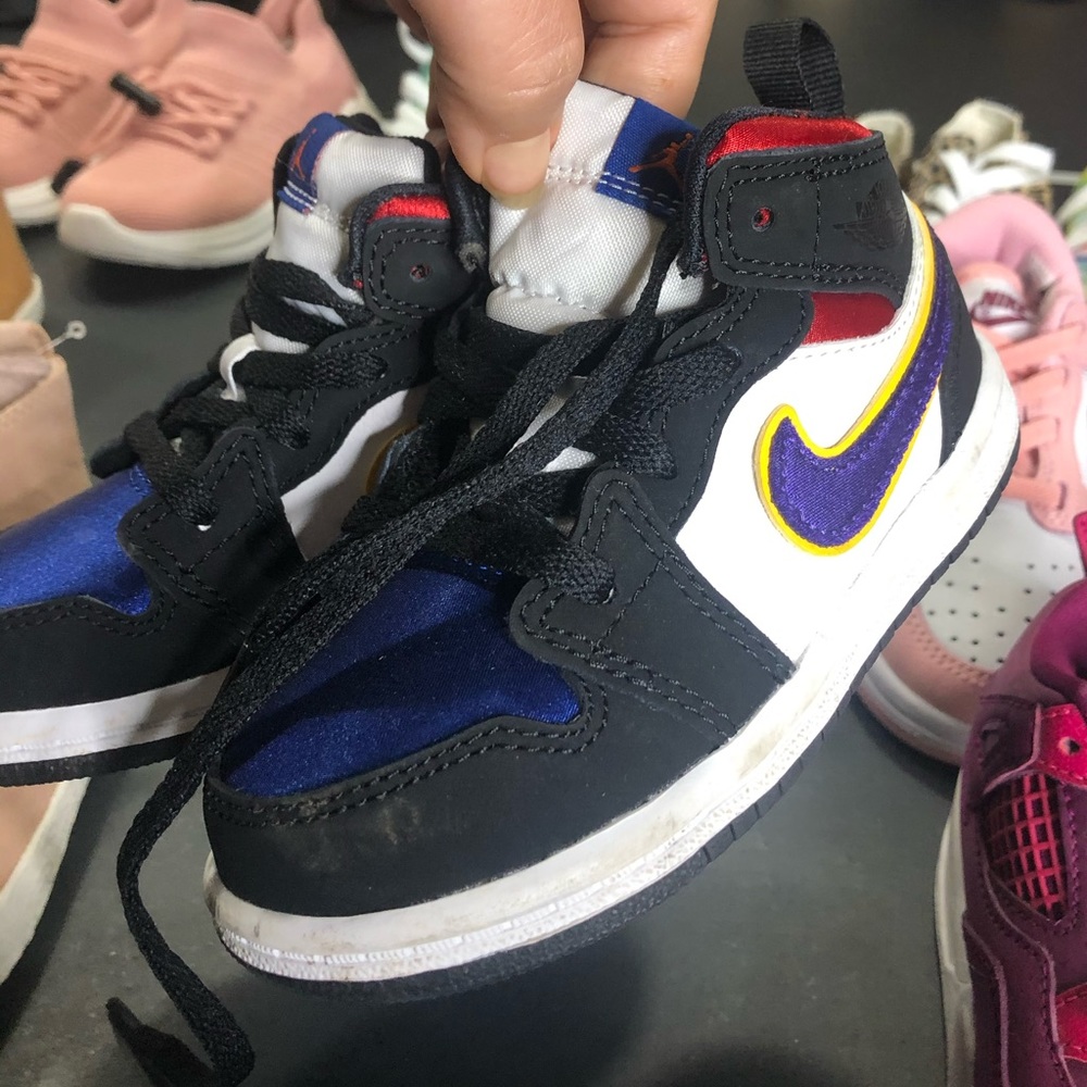 Air Jordan size 7c
VGUC